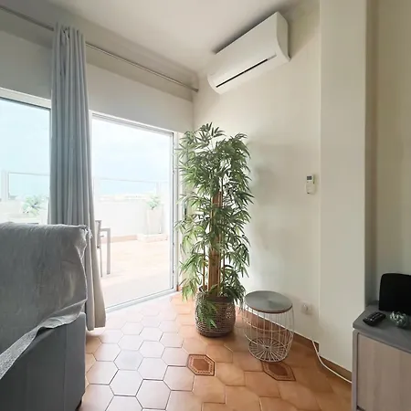 Penthouse T3 Com Terraco E Bbq Apartment Portimao