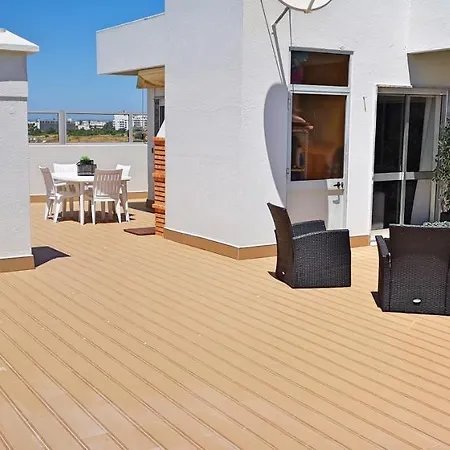 Penthouse T3 Com Terraco E Bbq Apartment Portimao